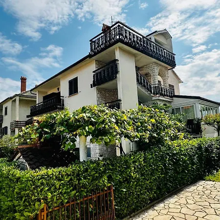 Casa Blanca *